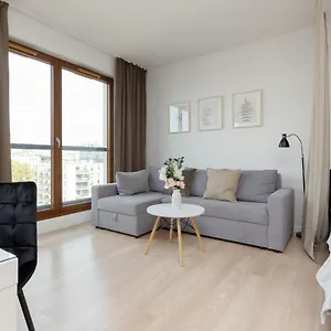 Apartament Beautiful With Parking Grzybowska By Renters, Warszawa